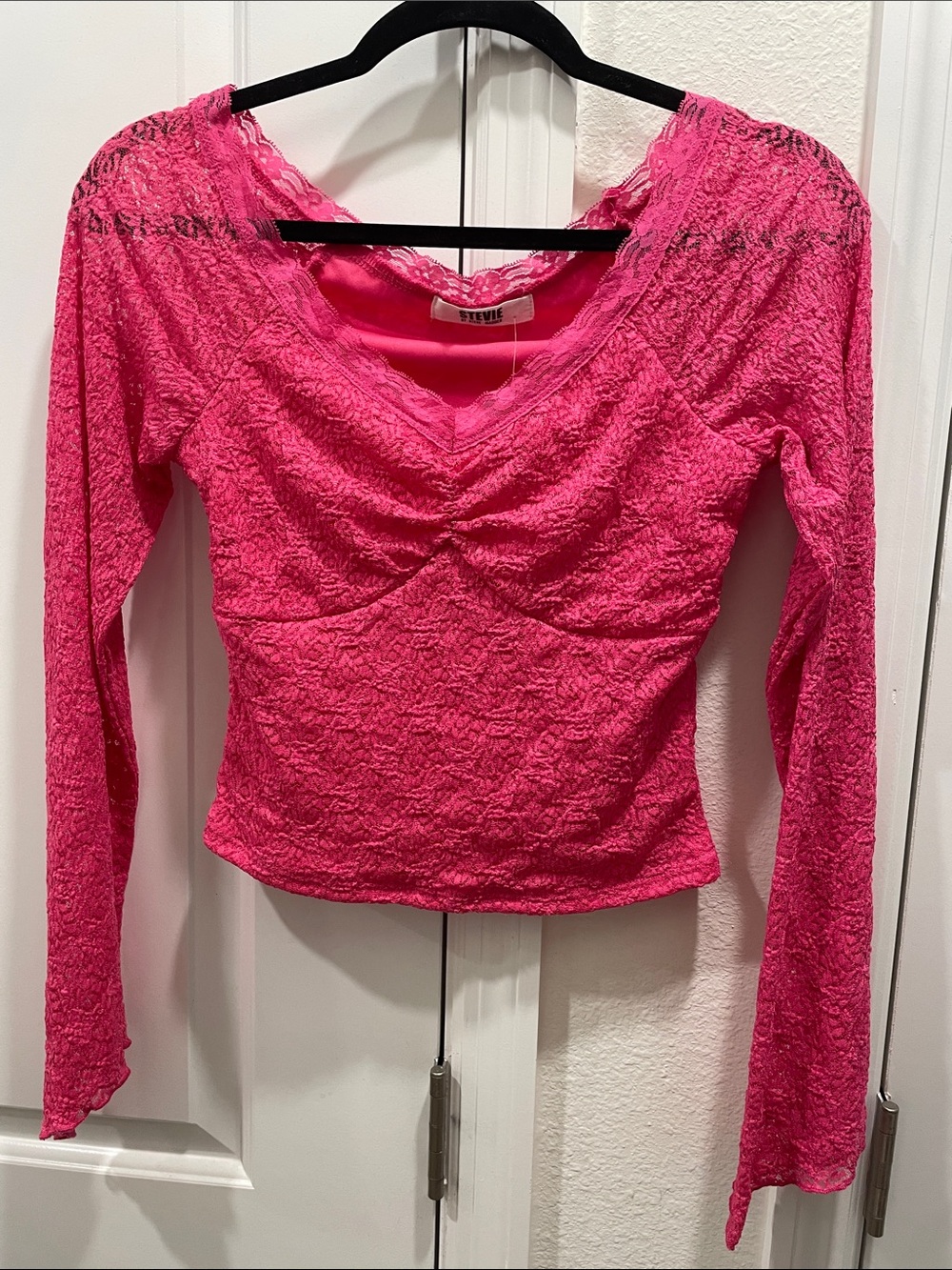 Vintage Y2K Steve Madden Hot Pink Lace Long-Sleeve V-Neck Top